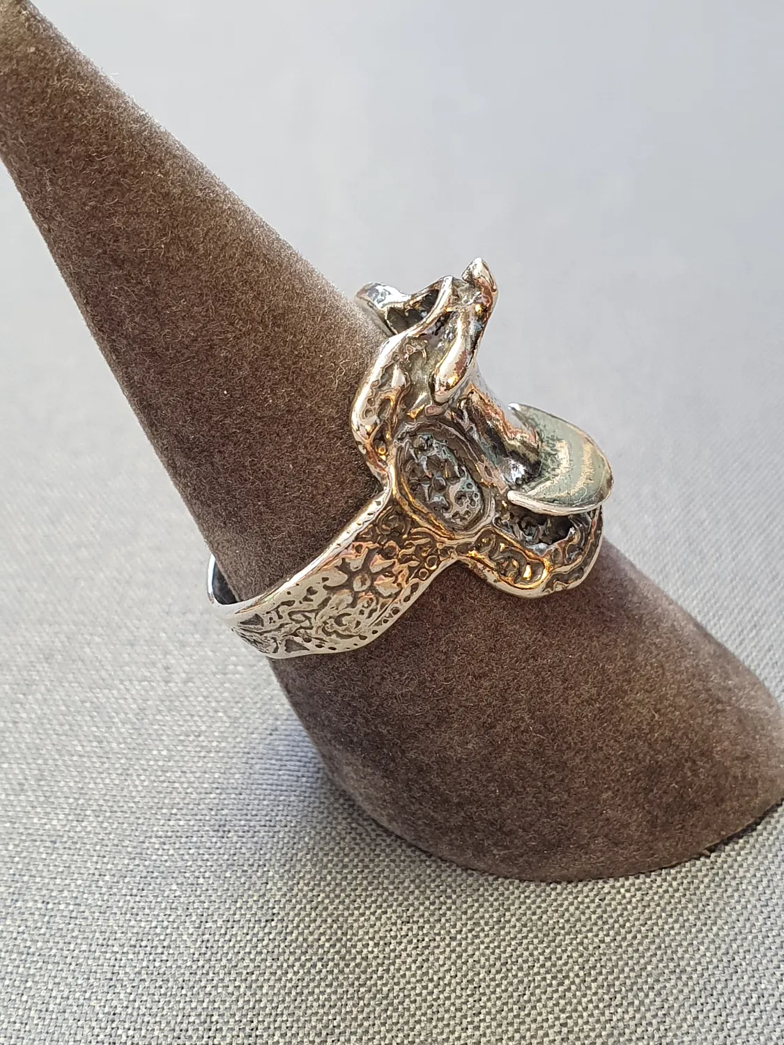 Ring m cowboy sadel oxiderad 9250724R