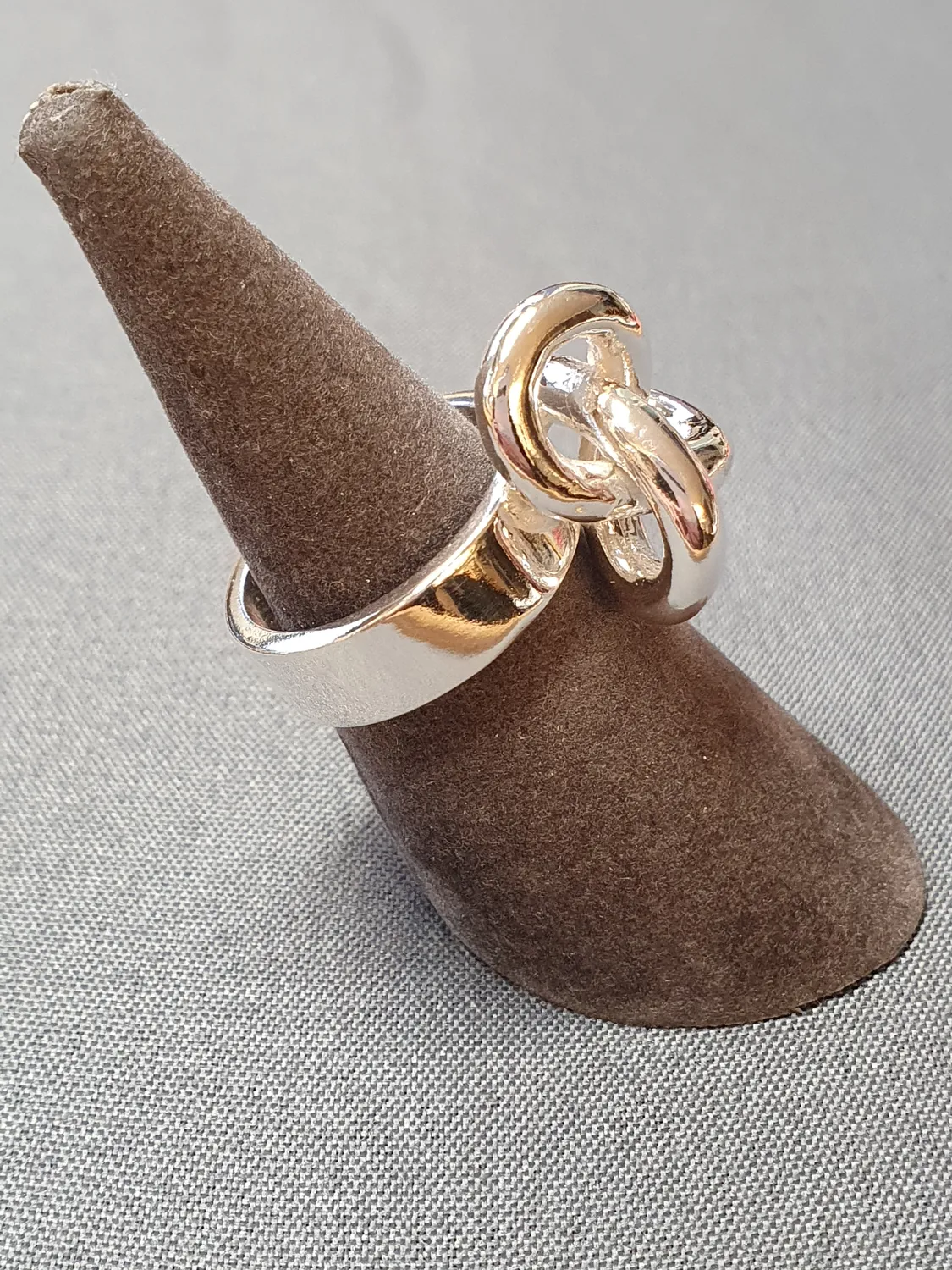 Evighetsknuten 9250556R