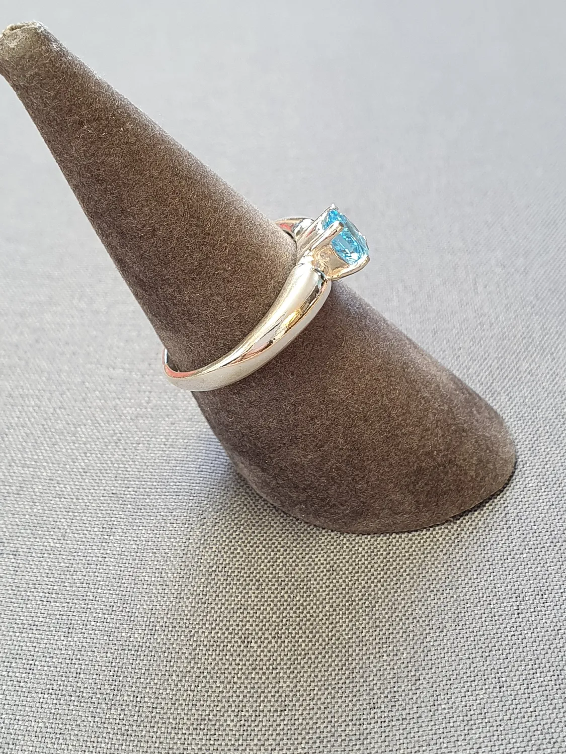 Silverring m ljusblå cz sten 9250480R-blå