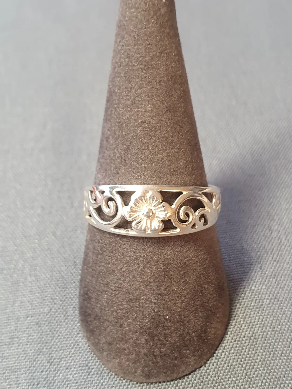 Silverring med blomma 9250290R