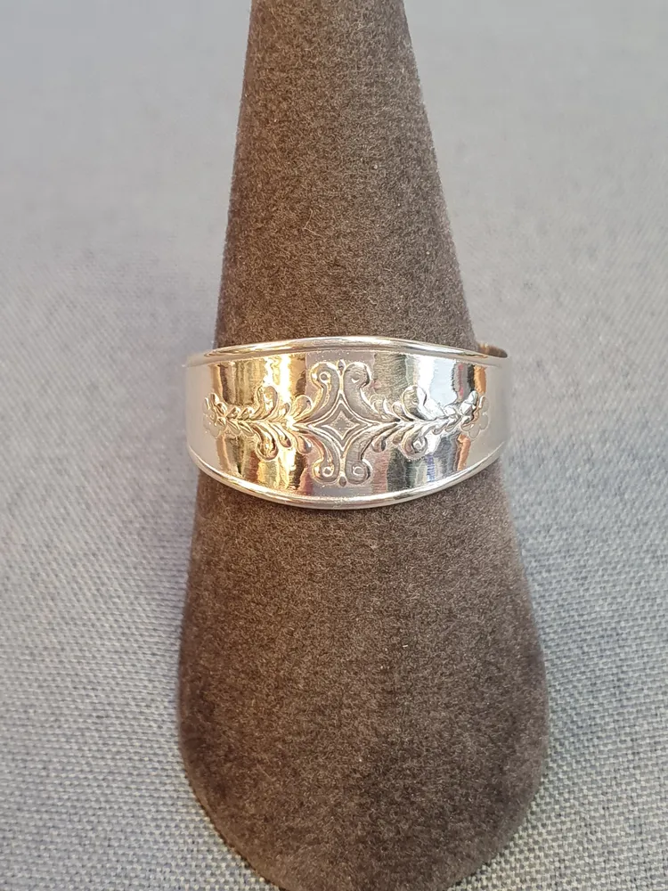 Medelpadsring i silver 9250249R