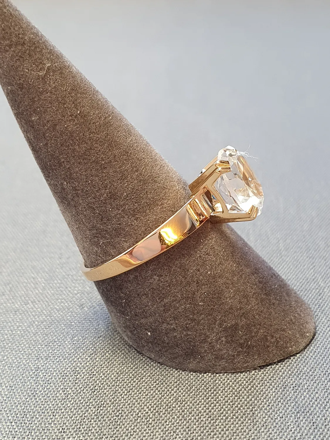 Ring med bergskristall 59,5 3,7gr 18K