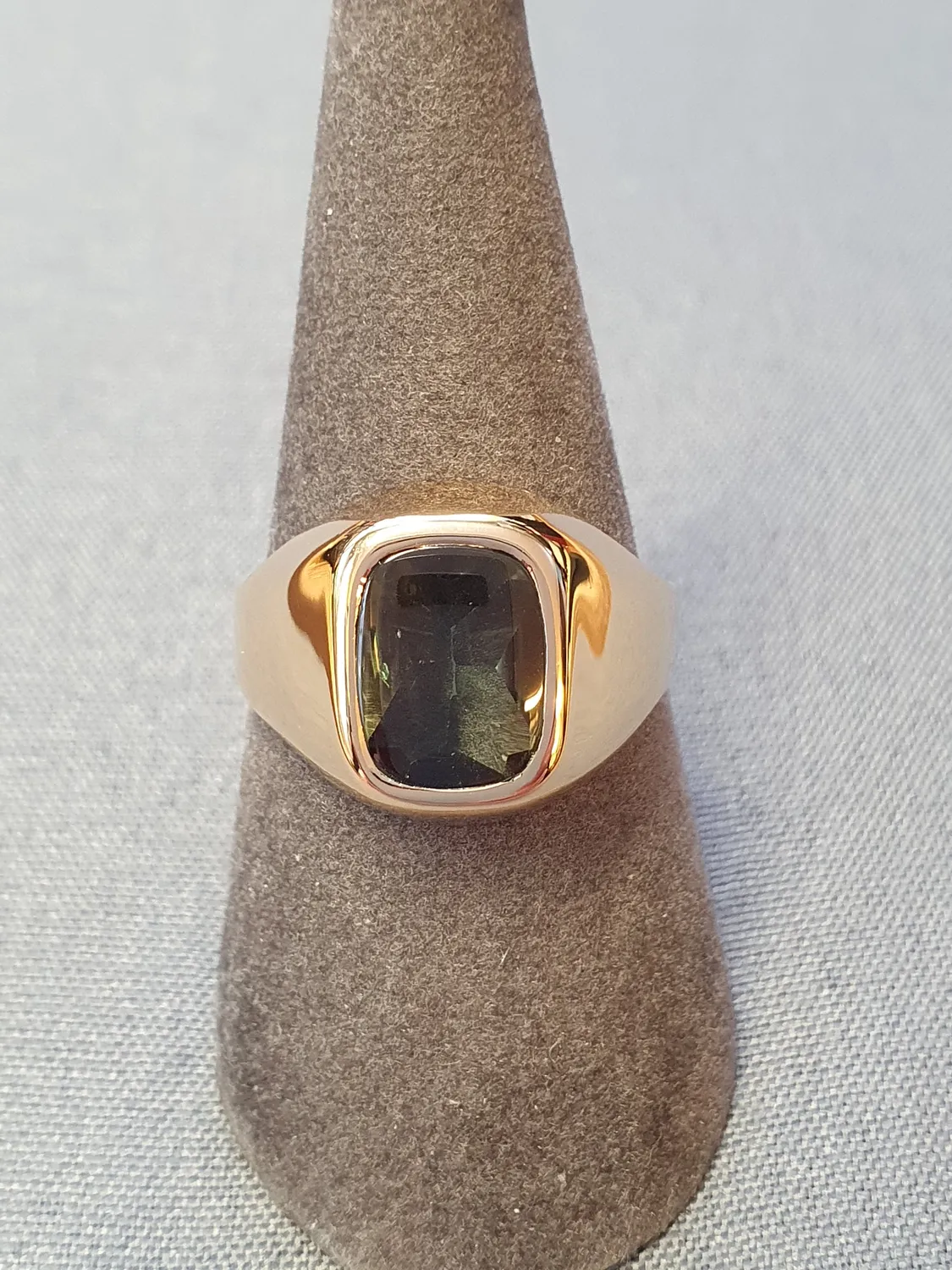 Klackring m grön glassten 60,0 3,4gr 18K