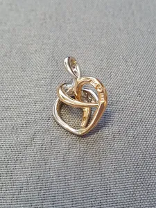 Hängsmycke, hjärta m diamanter 2,5gr 18K