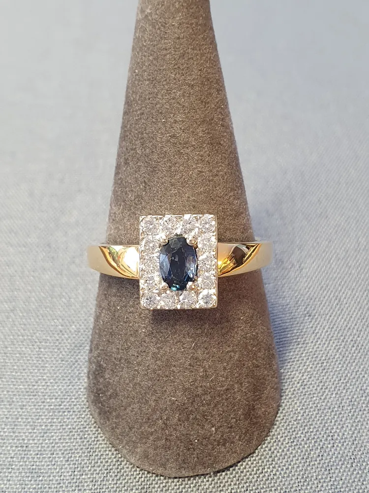 Camoséring med diamanter och safir 60,0 5,1gr 18K