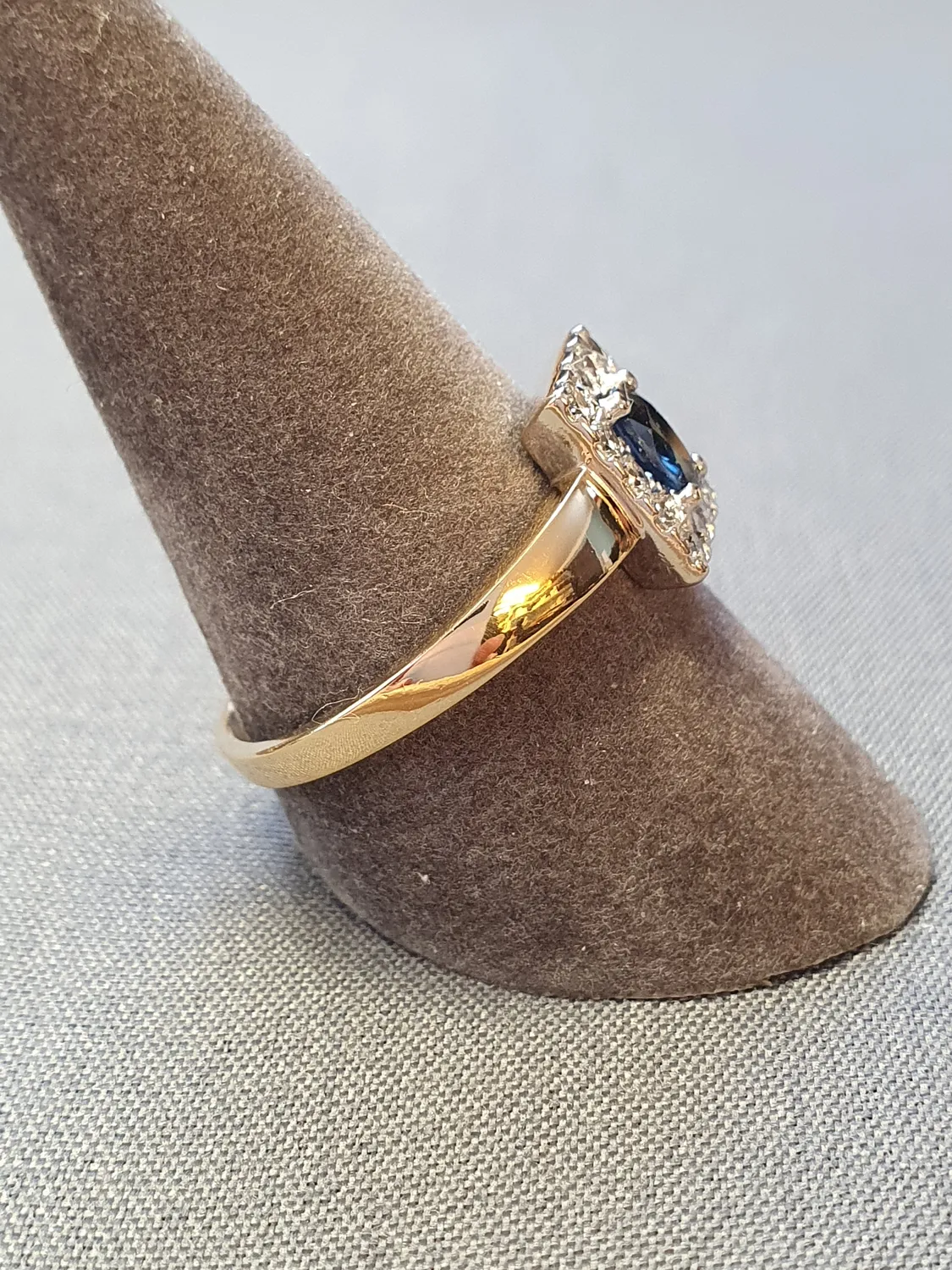 Camoséring med diamanter och safir 60,0 5,1gr 18K