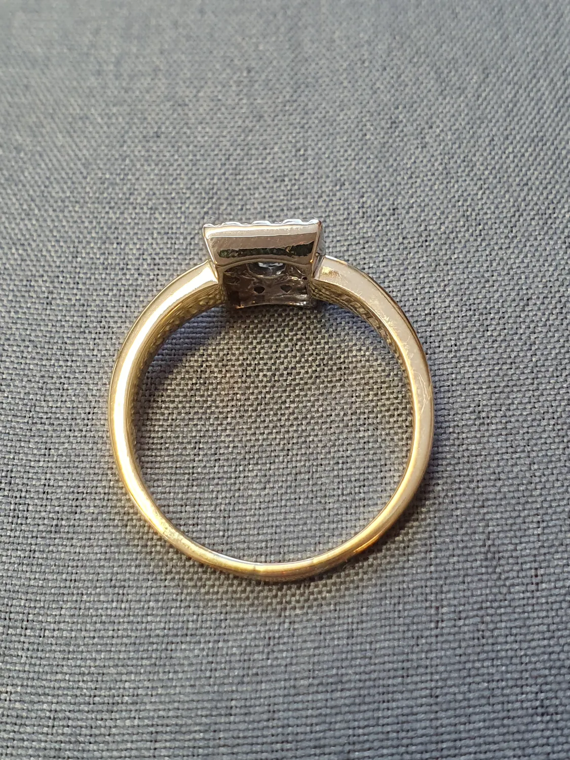Camoséring med diamanter och safir 60,0 5,1gr 18K