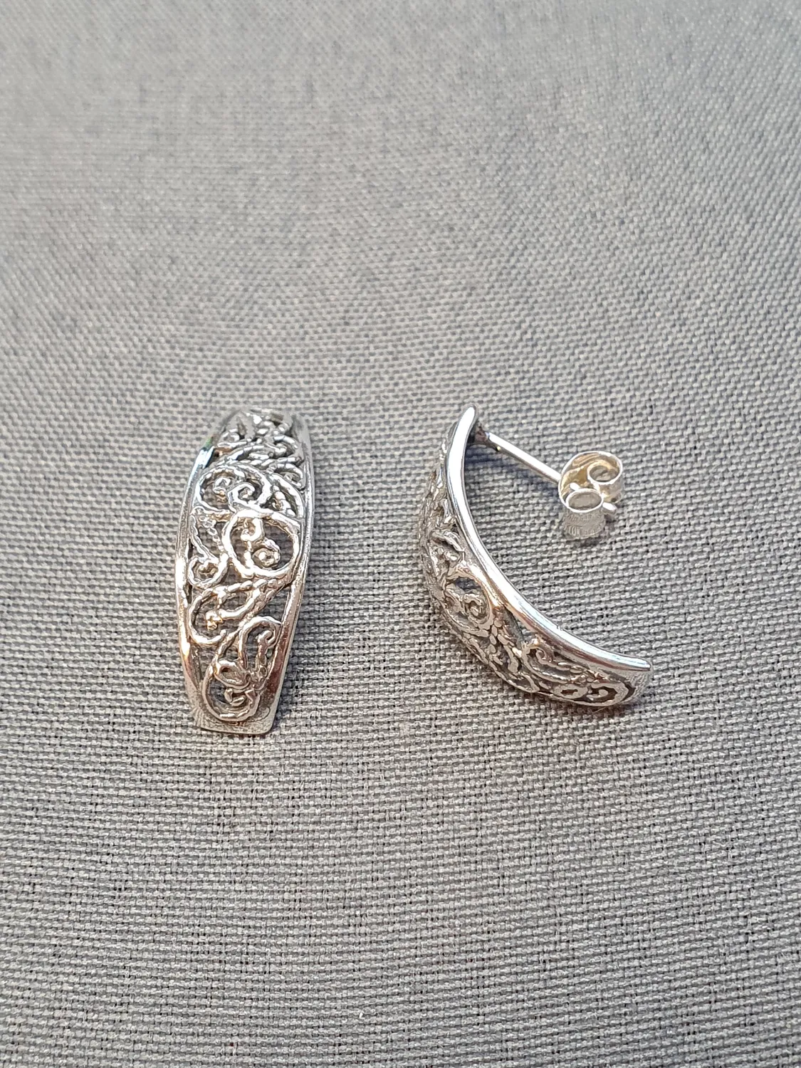 Silver örhängen oxiderade 9250555E