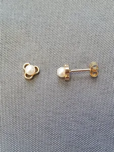 Pärlörhängen 18K 180125Ö