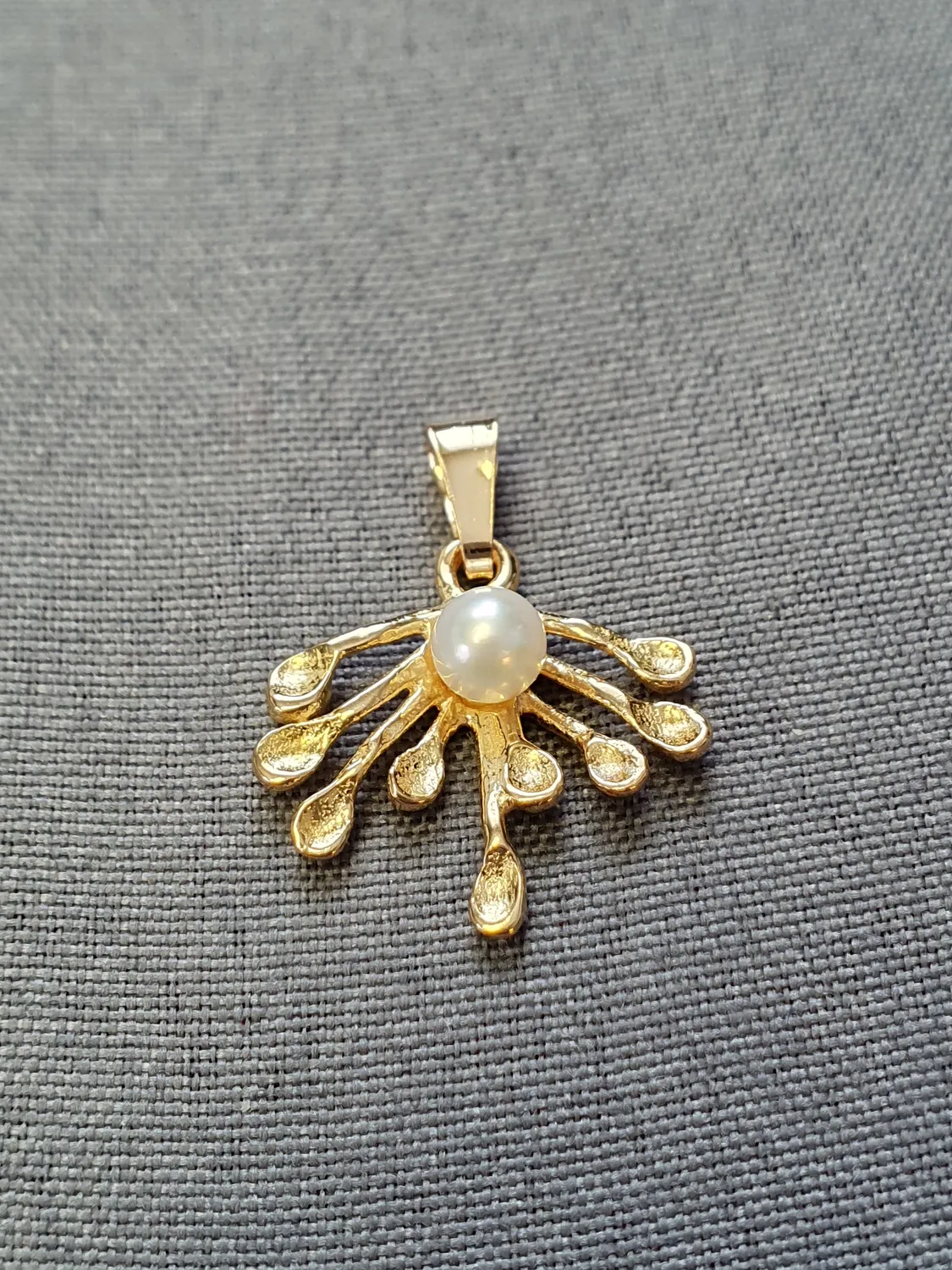 Hänge med pärla 18K 180239H