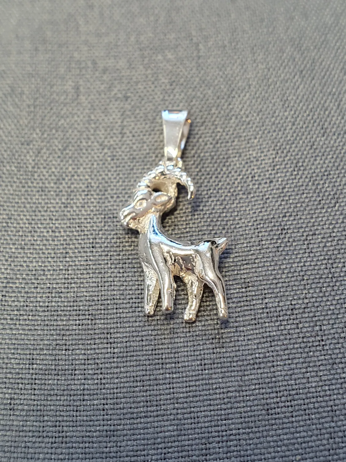 Stenbocken hängsmycke 9250372H-1