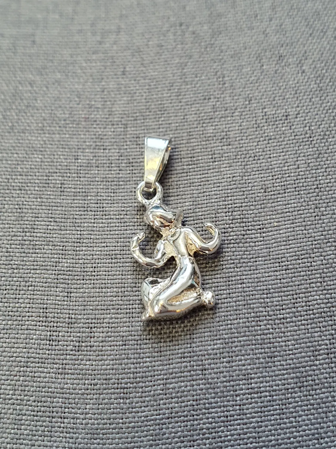 Jungfrun hängsmycke 9250372H-9