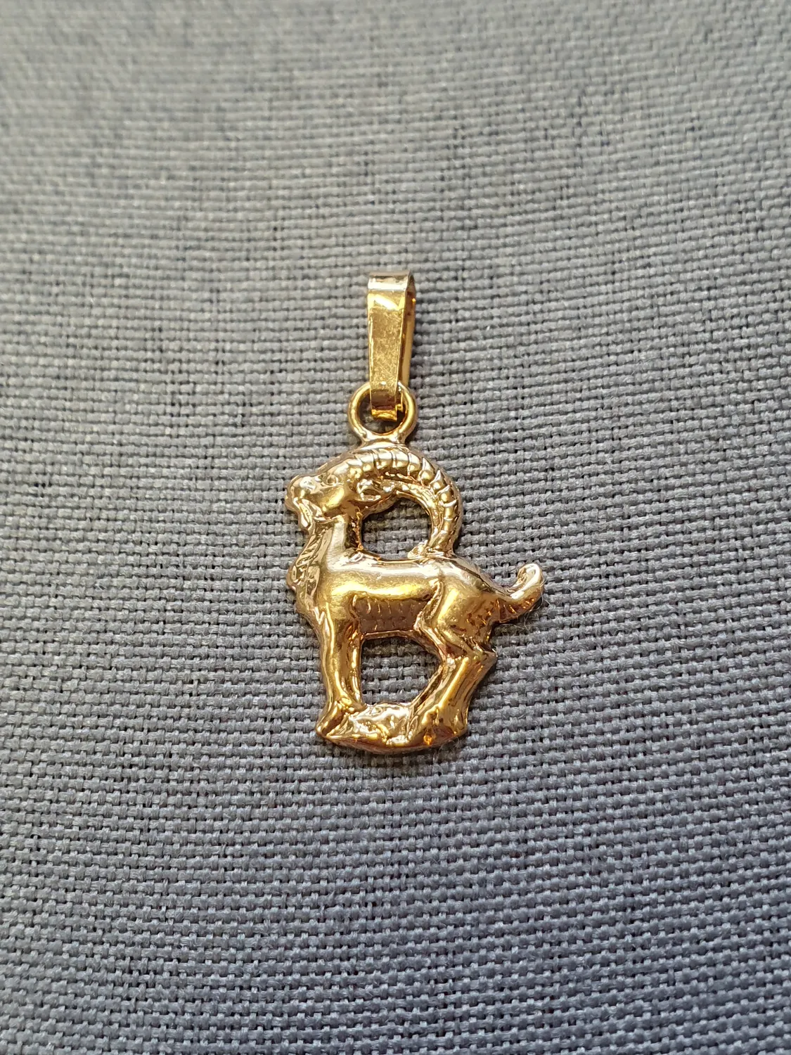 Stenbocken hängsmycke 18K 180166H