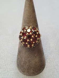 Ring med granater 56,0 7,6gr 18K