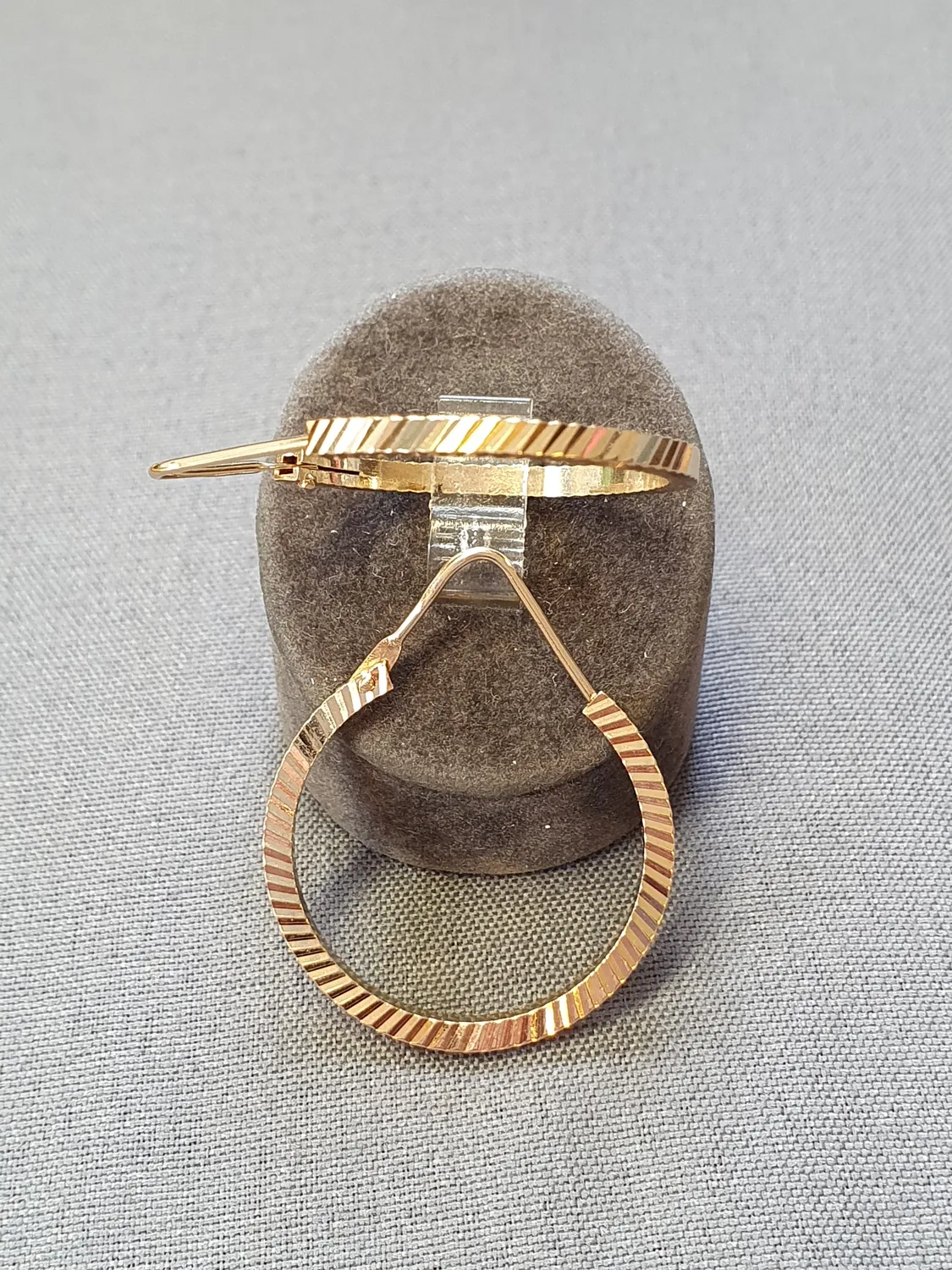 Creoler mönstrade 3,9gr 18K