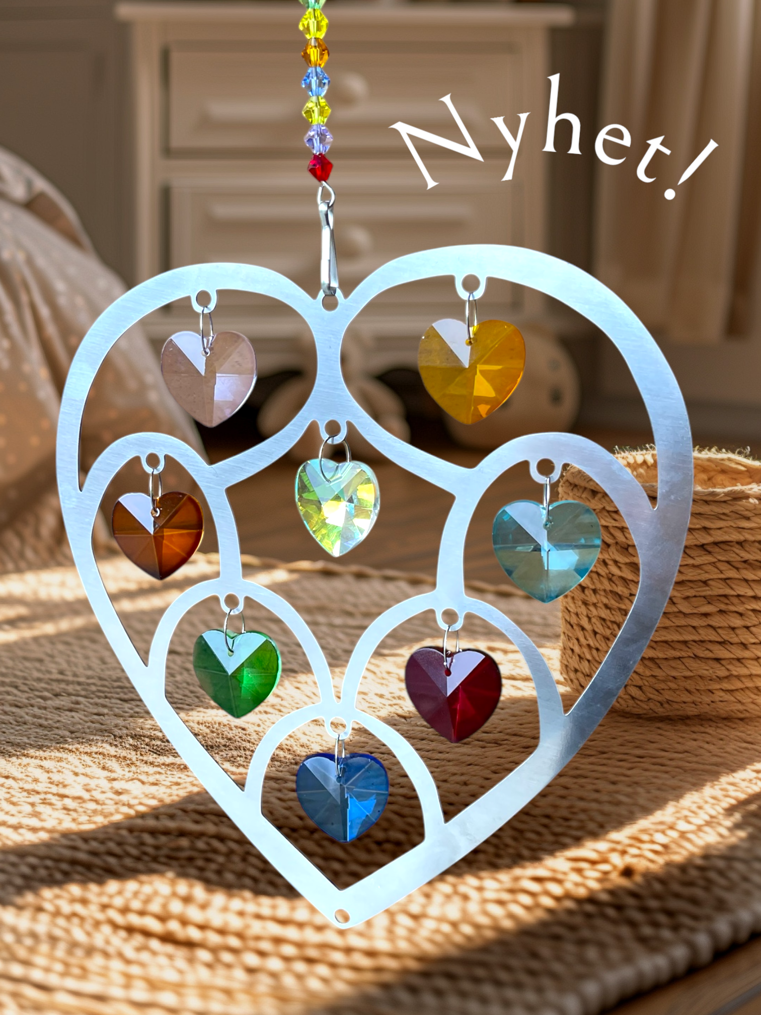 Solhjärta med 8 färgglada glashjärtan