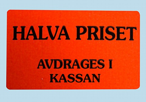 Etikett 50x30 fluor röd halva priset avdr.
