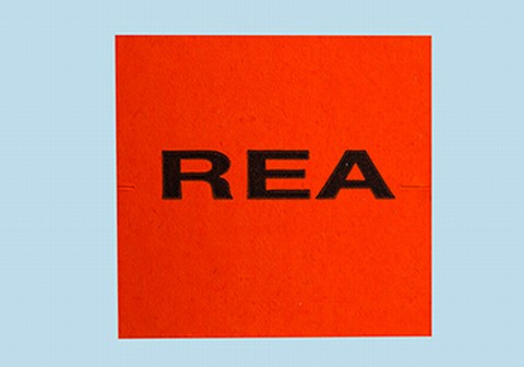 Etikett 29x28 G2 fluor röd rea mitten