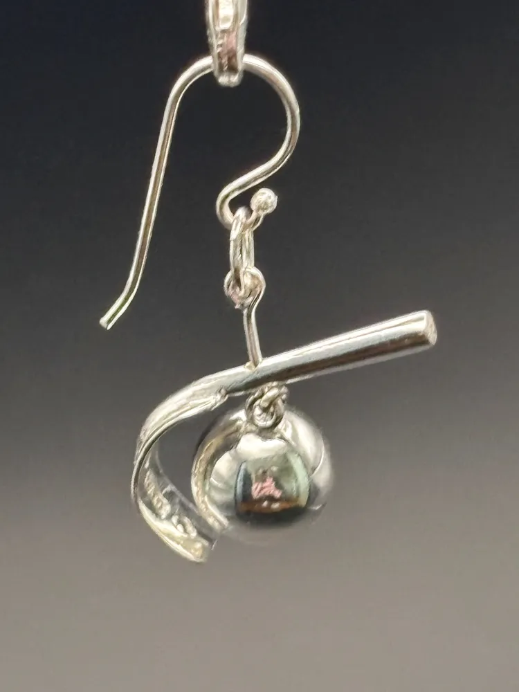 Örhänge med lod och raffel