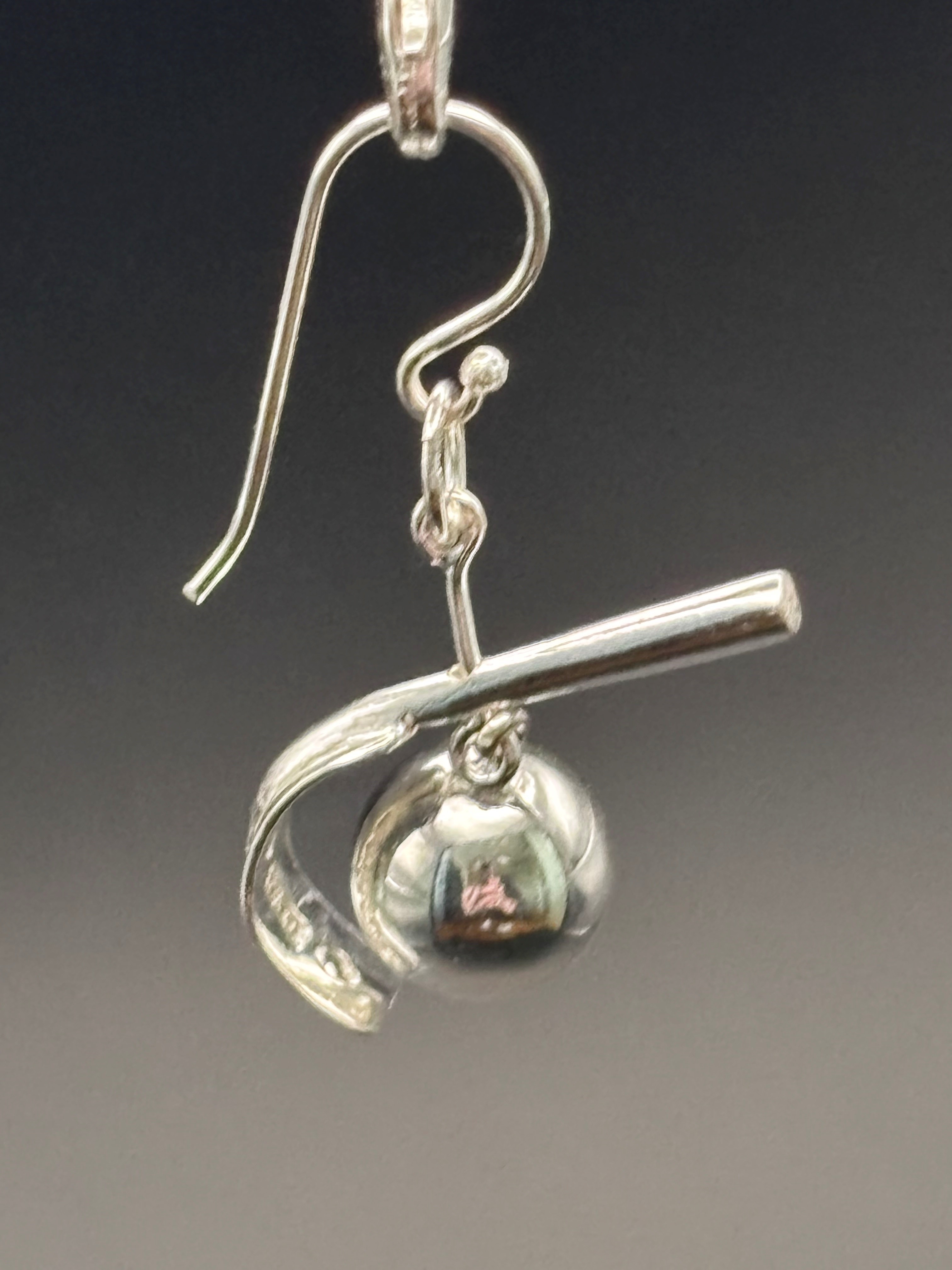 Örhänge med lod och raffel