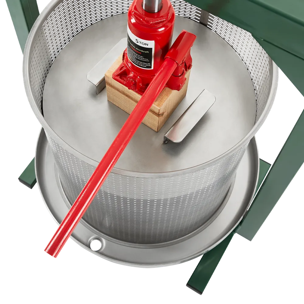 Hydraulisk fruktpress 50L med detaljer i grönt, rött och trä från ett perspektiv ovanifrån