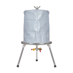 Grått överdrag som skyddar från stänk vid mustning av till exempel äpplen, passar perfekt på hydropress 40L