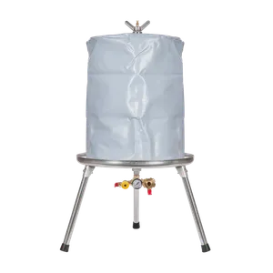 Et deksel som monteres rundt presskurven på en hydropresse for å beskytte mot sprut fra pressing av epler og annen frukt.