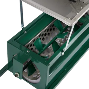 Rypälemurskaimen alapuolella on viinirypäleiden puristin, joka erottaa rypäleet varresta