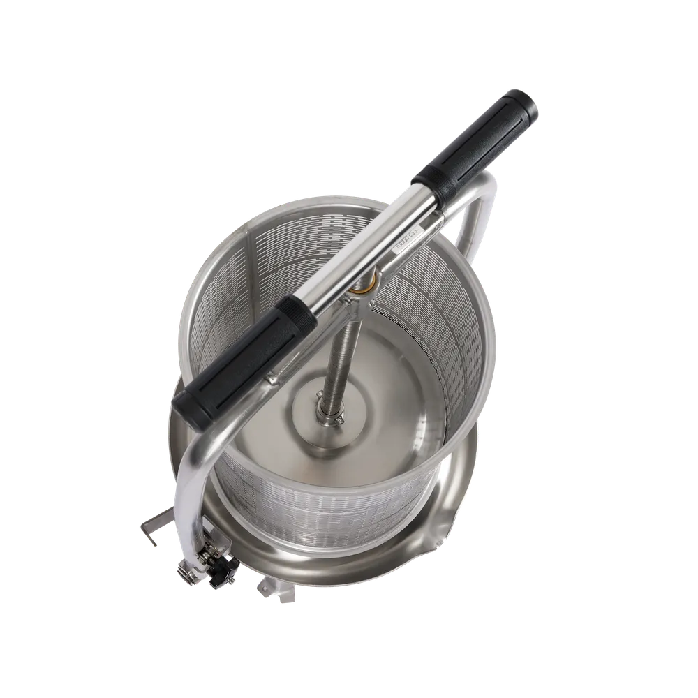 Fruktpress INOX med vy uppifrån, kraftfull pressplatta löper inuti den rostfria presskorgen