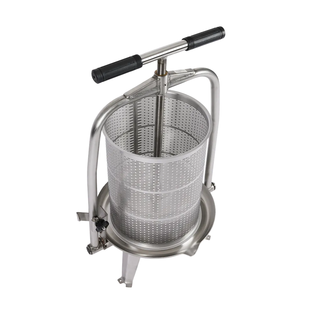 Fruktpress helt i rostfritt stål som används för tillverkning av hemmagjord äpplemust med mera