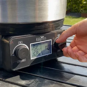 Pastör ställs in till rätt temperatur och tid för att ta bort mikroorganismeri musten