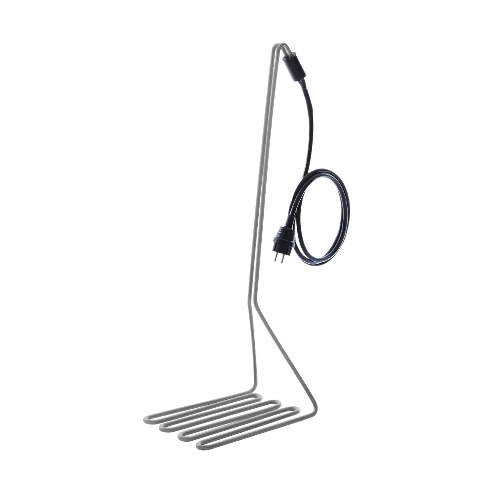 Doppvärmare för pastörisering i metall som har en svart lång kabel med elkontakt