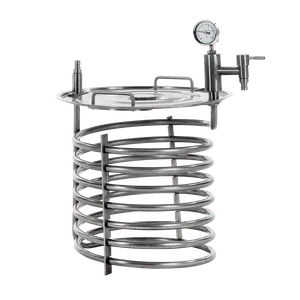 Rostfritt spiralrör med integrerad termometer vid tappningskranen samt lock för användning i en spiralpastör