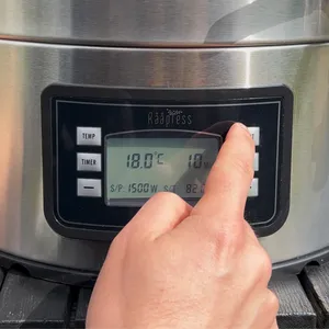 Tid och grader ställs in på pastor 35L