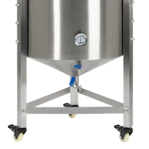 Nærbilde på hjul og doble kraner, enkel bevegelse og kontrollert drenering