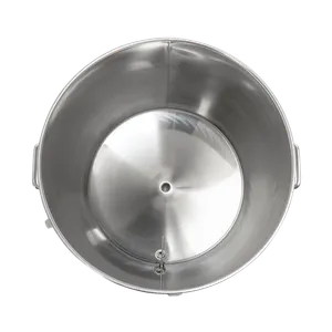 Gjærtankens innside er på 100 liter, med tydelige volummarkeringer for nøyaktig måling under gjæringen