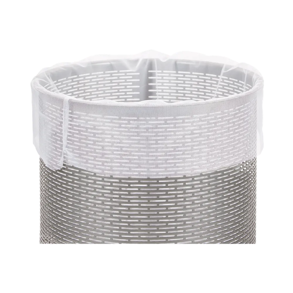 Cylinderformad rostfri presskorg till fruktpress med många små hål samt en vit silduk