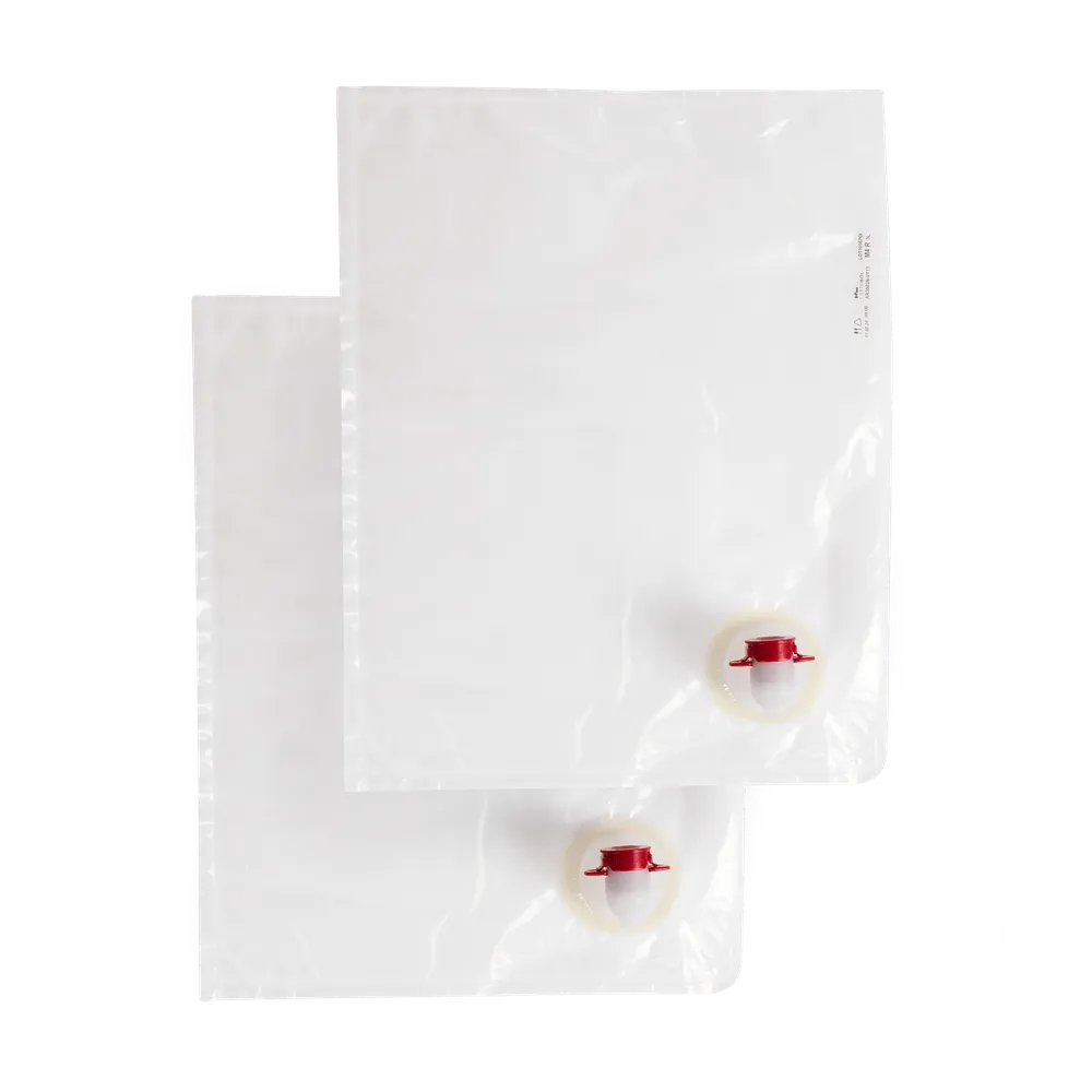 Två tomma 3L BIB-påsar från SmurfitWestrock med Vitop® UNO tappkran, redo för fyllning