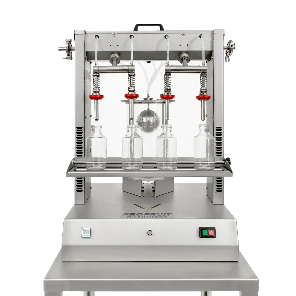 Närbild på vacuumfyllarens framsida, start och stoppknapp sitter på maskinens framkant