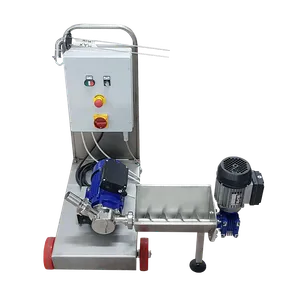 Pumpe til frugtmasse i rustfrit stål bestående af tragt, vogn, pumpe, slanger og håndtag