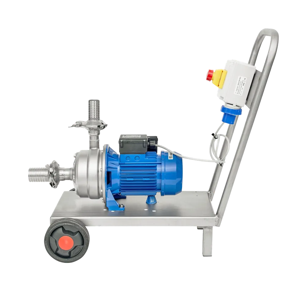 Pumpe montert på en tralle med håndtak. På håndtaket er det en kontrollboks for styring av pumpen