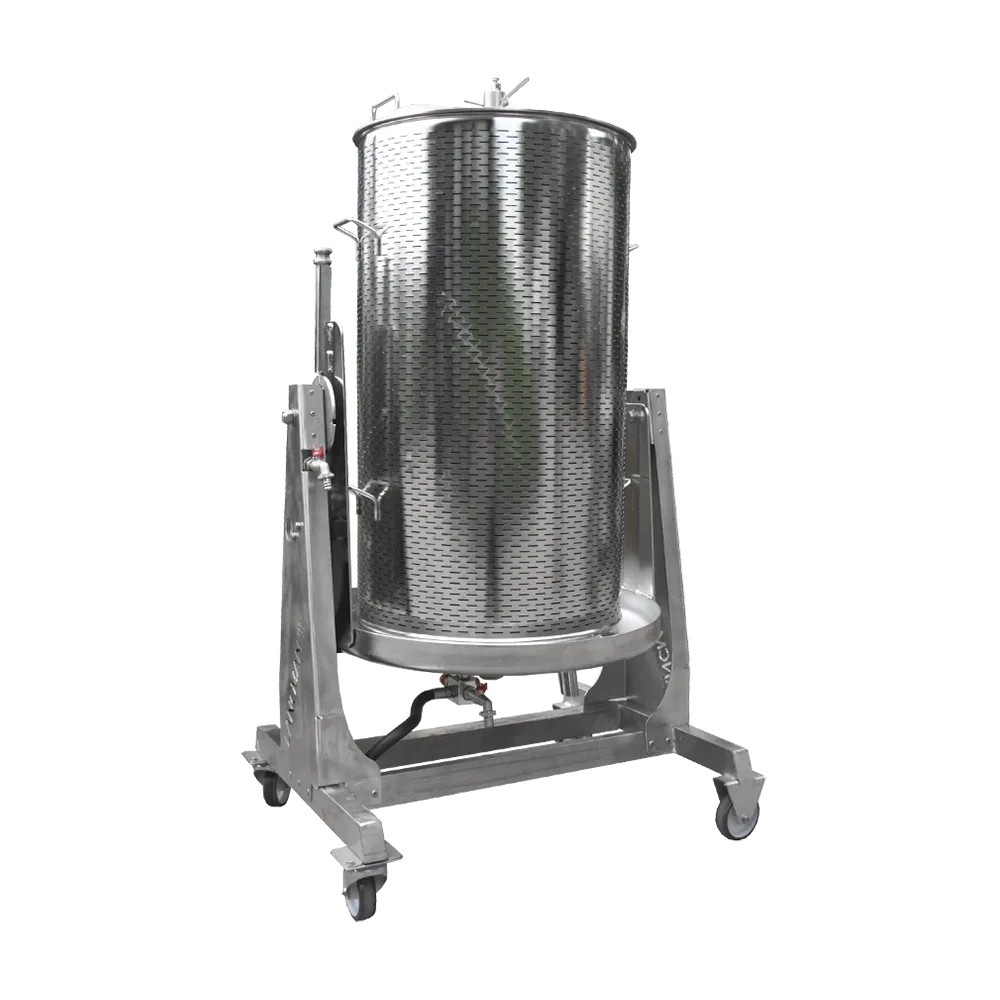 Sylinterimäinen ruostumattomasta teräksestä valmistettu hedelmäpuristin, joka on asennettu jalustalle, jossa on kääntyvät pyörät