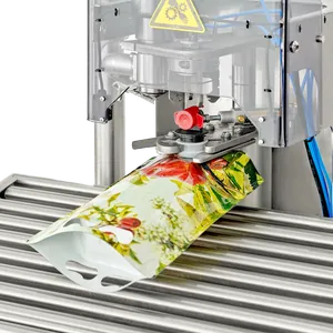 Översiktsbild på Automatisk Bag-In-Box-fyllare Autoflow i rostfritt stål med påse placerad i hållare