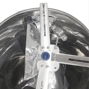 Hållaren håller Bag-in-box-påsen stadig i fatet vid fyllning