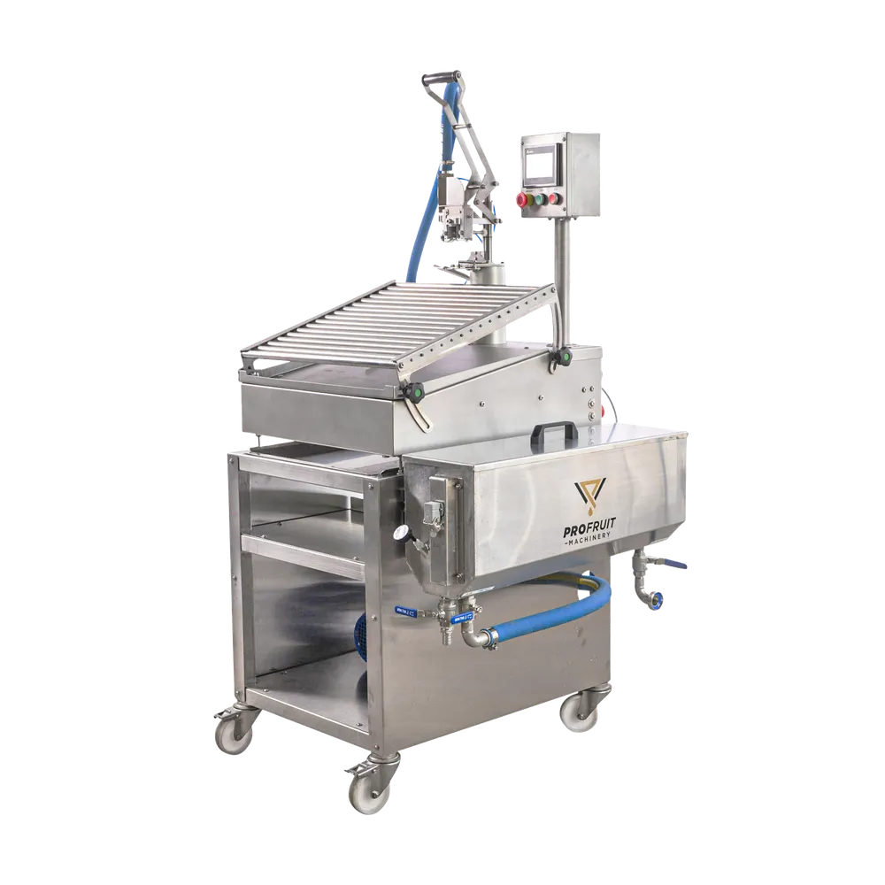 Översiktsbild på bag-in-box-fyllare Semiflow med vy i vinkel framifrån mot sida med bufferttank