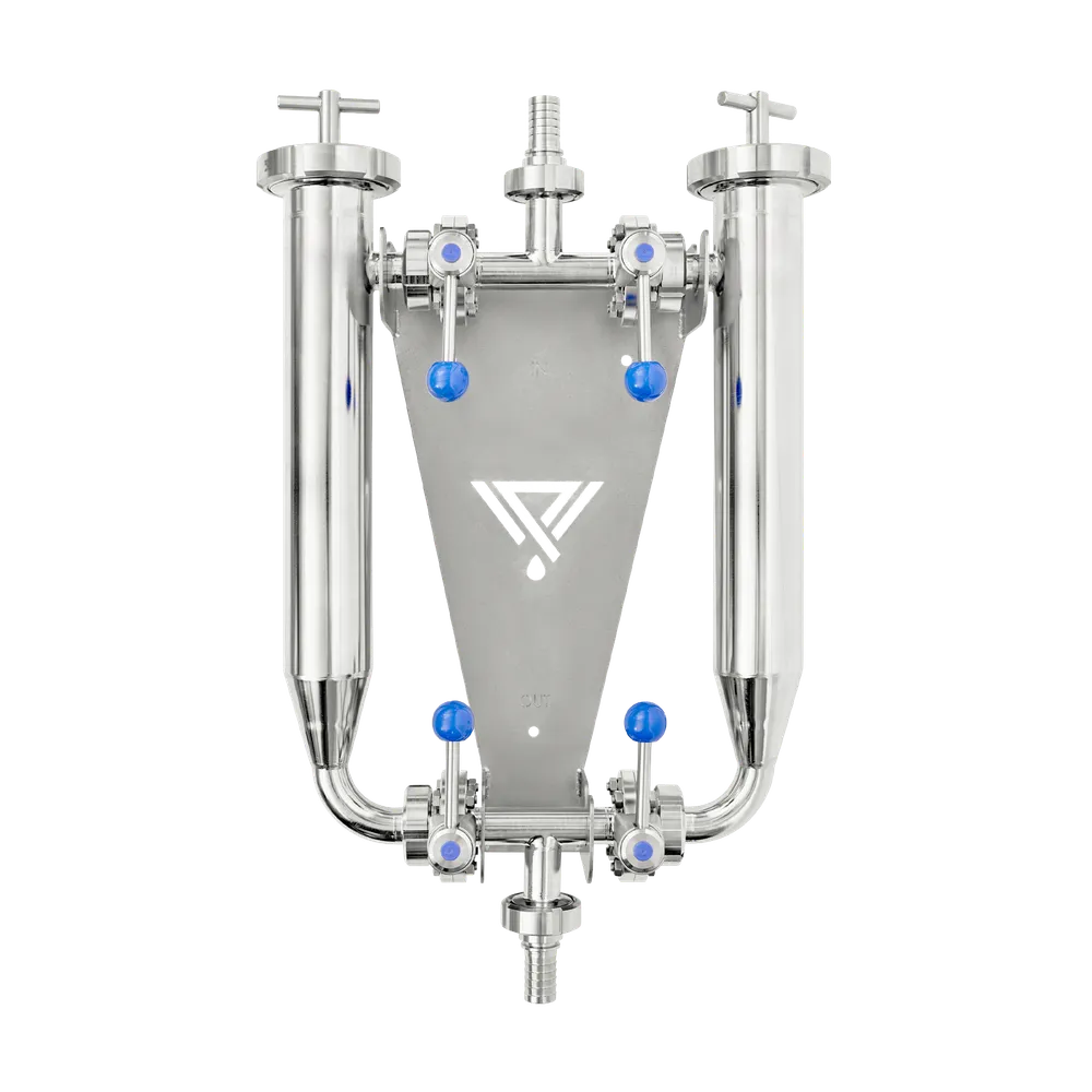 Två parallellkopplade rörfilter i rostfritt stål med ventiler före och efter filter