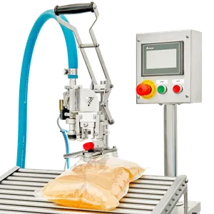 Varmfyllning av must direkt från pastör i Bag-in-box med hjälp av en semiautomatisk BIB-fyllare