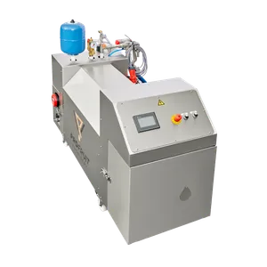 HEAT 1000 ruostumattomasta teräksestä valmistettu pastörointilaite, jossa on pinta-asennettava pumppu, putket ja venttiilit