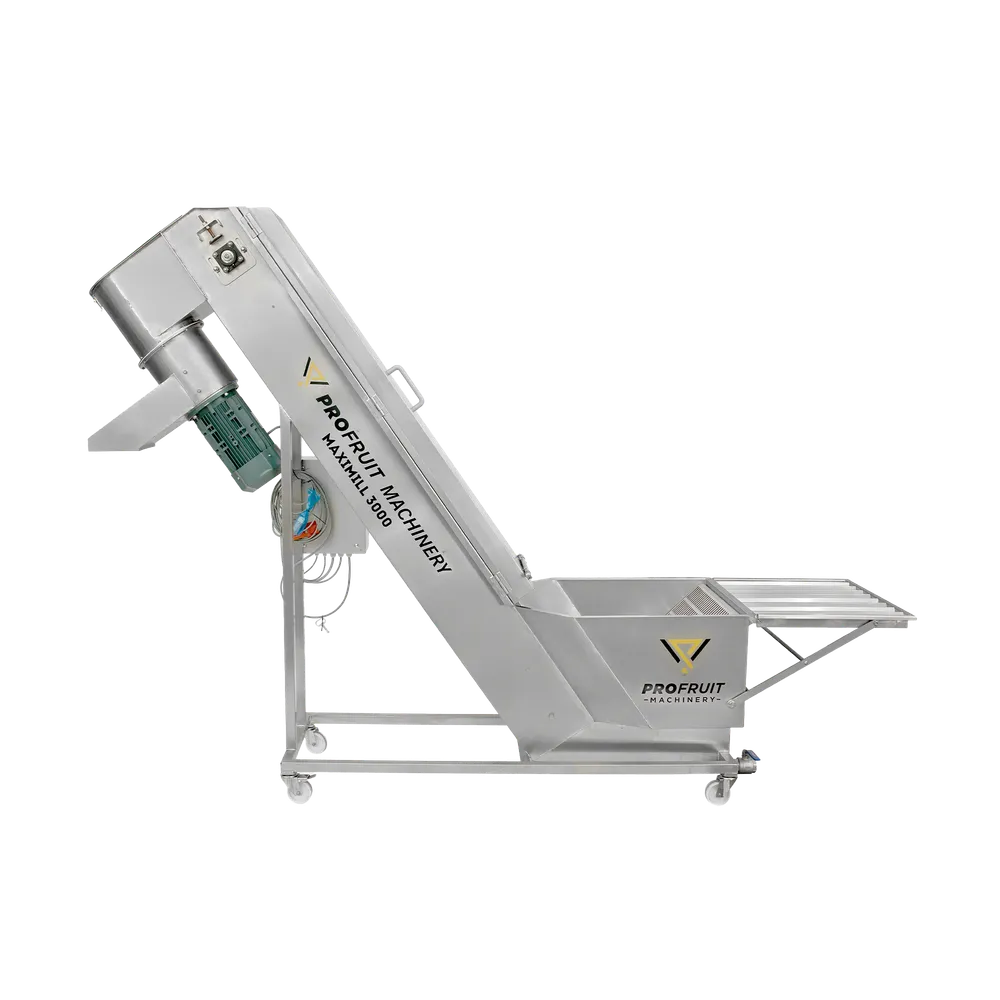 Stor multifunksjonell maskin i rustfritt stål som brukes til å vaske, transportere og knuse frukt