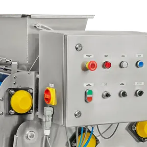 Elskåp monterat på sidan av maskinen